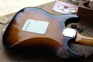 FENDER "Eric Johnson "Virginia" Strat" HARDCASE, 3, 47 KG