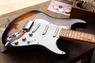 FENDER "Eric Johnson "Virginia" Strat" HARDCASE, 3, 47 KG