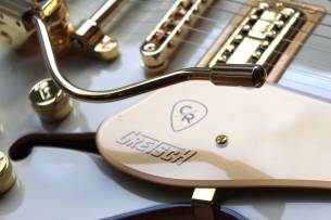 GRETSCH Electromatic Chris Rocha Broadkaster Jr. Center Block, Rosewood Fingerboard, Vintage White, Hardcase