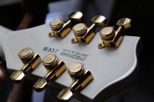 GRETSCH Electromatic Chris Rocha Broadkaster Jr. Center Block, Rosewood Fingerboard, Vintage White, Hardcase