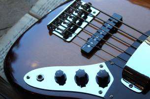 SIRE Marcus Miller V5, 5 Strings, Tobacco Sunburst, 4, 4 KG