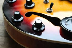 EPIPHONE Rivoli II VC, Made in Korea in the Year 2000, Hardcase, 4, 25 KG