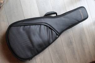 EASTMAN Juliet/v Bigsby Antique Black, GIGBAG ,3, 333 KG
