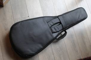 EASTMAN Juliet/v Bigsby Antique Black, GIGBAG ,3, 333 KG