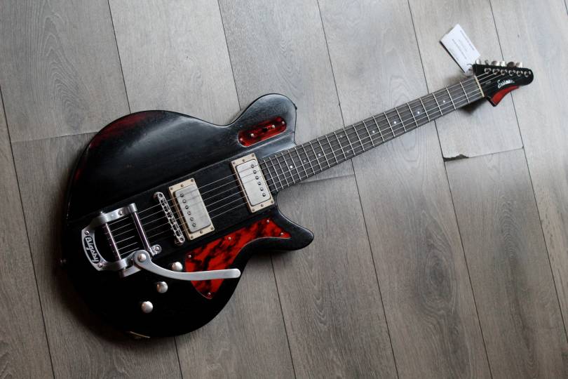 EASTMAN Juliet/v Bigsby Antique Black, GIGBAG ,3, 333 KG