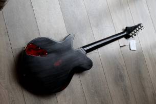 EASTMAN Juliet/v Bigsby Antique Black, GIGBAG ,3, 333 KG