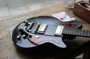 EASTMAN Juliet/v Bigsby Antique Black, GIGBAG ,3, 333 KG