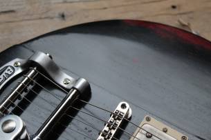 EASTMAN Juliet/v Bigsby Antique Black, GIGBAG ,3, 333 KG