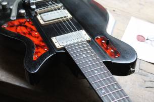 EASTMAN Juliet/v Bigsby Antique Black, GIGBAG ,3, 333 KG