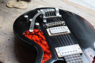 EASTMAN Juliet/v Bigsby Antique Black, GIGBAG ,3, 333 KG