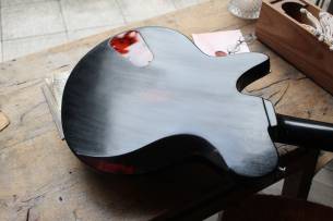 EASTMAN Juliet/v Bigsby Antique Black, GIGBAG ,3, 333 KG