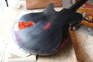 EASTMAN Juliet/v Bigsby Antique Black, GIGBAG ,3, 333 KG