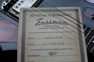 EASTMAN Juliet/v Bigsby Antique Black, GIGBAG ,3, 333 KG