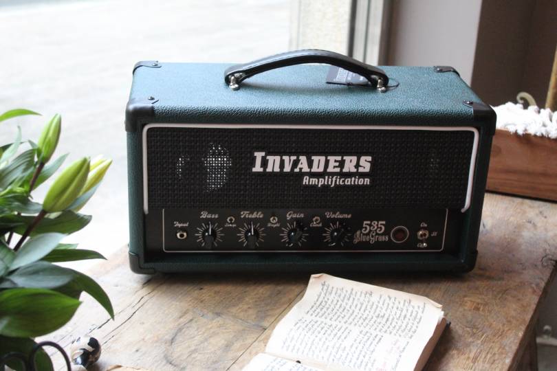 INVADERS 535 Bluegrass Green Bronco + 512 Cabinet Green Bronco