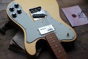 FENDER Made in Japan Hybrid Telecaster Custom Limited Run Roasted Maple Neck with Gig Bag, 2,46 KG