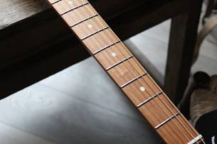 FENDER Made in Japan Hybrid Telecaster Custom Limited Run Roasted Maple Neck with Gig Bag, 2,46 KG