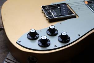 FENDER Made in Japan Hybrid Telecaster Custom Limited Run Roasted Maple Neck with Gig Bag, 2,46 KG