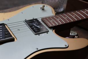 FENDER Made in Japan Hybrid Telecaster Custom Limited Run Roasted Maple Neck with Gig Bag, 2,46 KG