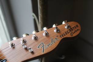 FENDER Made in Japan Hybrid Telecaster Custom Limited Run Roasted Maple Neck with Gig Bag, 2,46 KG