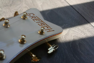 GRETSCH G6136-1958 Stephen Stills Signature White Falcon with Bigsby, Ebony Fingerboard HARDCASE