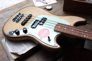 FENDER "Mustang Bass PJ Firemist Gold" LIMITED EDITION