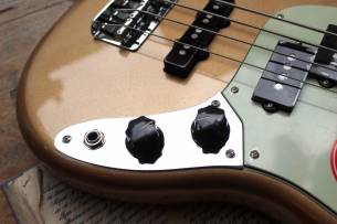 FENDER "Mustang Bass PJ Firemist Gold" LIMITED EDITION