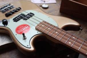FENDER "Mustang Bass PJ Firemist Gold" LIMITED EDITION