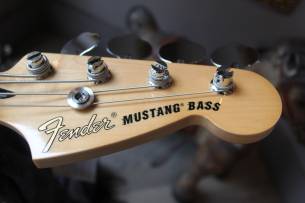 FENDER "Mustang Bass PJ Firemist Gold" LIMITED EDITION