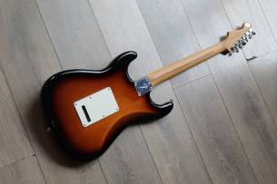 FENDER Limited Edition Player Stratocaster, Roasted Maple Fingerboard, 2-Color Sunburst