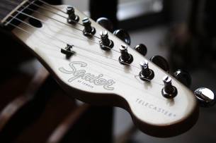 SQUIER Limited Paranormal Cabronita Telecaster Thinline, Matched Head, Shorelin Gold 2, 60 KG