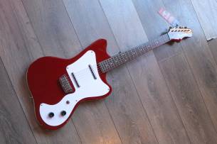DANELECTRO 67 Dano Red