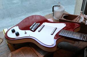 DANELECTRO 67 Dano Red