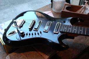 HAGSTROM Retroscape / H-III, Black, 3, 80 KG