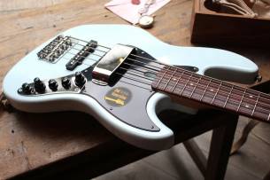 SIRE Marcus Miller V3 2nd Generation, 5 strings, Sonic Blue, 4, 23 KG