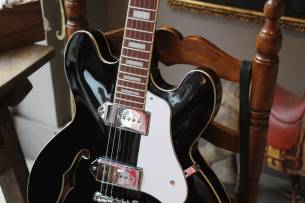 VINTAGE VSA500P ReIssued Boulevard Black, 3, 59 KG