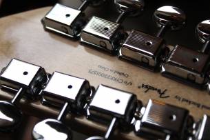 SQUIER Paranormal Jazzmaster XII, Laurel Fingerboard, Tortoiseshell Pickguard, Olympic White