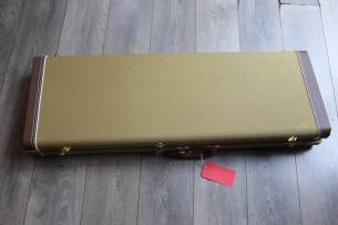 FENDER 70th Anniversary American Vintage II 1954 Stratocaster, Maple Fingerboard, 2-Color Sunburst , HARDCASE, 3, 97 KG