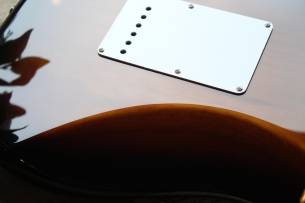 FENDER 70th Anniversary American Vintage II 1954 Stratocaster, Maple Fingerboard, 2-Color Sunburst , HARDCASE, 3, 97 KG