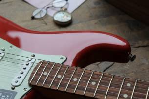 FENDER Limited Edition Player Stratocaster, Pau Ferro Fingerboard, Fiesta Red