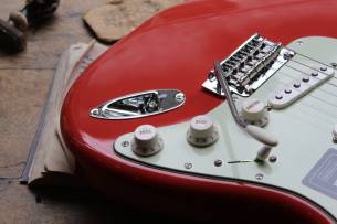 FENDER Limited Edition Player Stratocaster, Pau Ferro Fingerboard, Fiesta Red