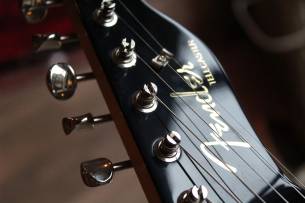 FENDER Limited Edition Raphael Saadiq Telecaster, Rosewood Fingerboard, Dark Metallic Red, HARDCASE, 3, 62 KG