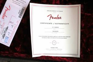FENDER Limited Edition Raphael Saadiq Telecaster, Rosewood Fingerboard, Dark Metallic Red, HARDCASE, 3, 62 KG