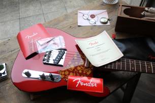 FENDER Limited Edition Raphael Saadiq Telecaster, Rosewood Fingerboard, Dark Metallic Red, HARDCASE, 3, 62 KG
