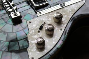 DUESENBERG Alliance Soundgarden Black Hole Sun Chris Cornell, HARDSCASE, 3, 93 KG, 100 units Worldwide