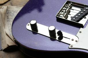 SQUIER Classic Vibe Baritone Custom Telecaster, Laurel Fingerboard, Parchment Pickguard, Purple Sparkle, 3, 27 KG