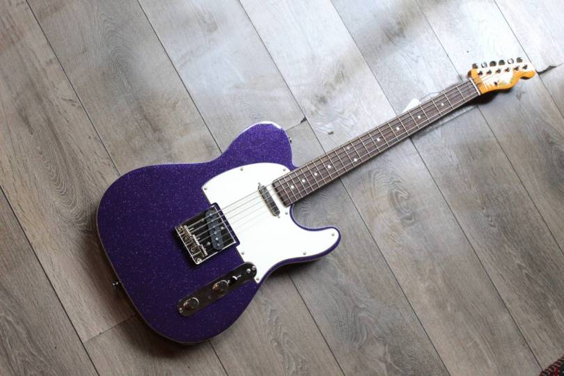 SQUIER Classic Vibe Baritone Custom Telecaster, Laurel Fingerboard, Parchment Pickguard, Purple Sparkle, 3, 27 KG