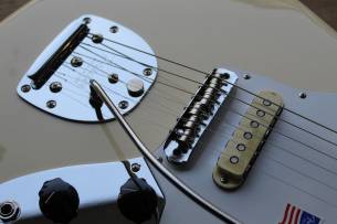 FENDER Johnny Marr Jaguar HARDCASE, 3, 80 KG