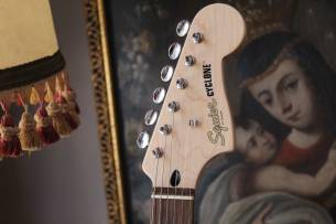 SQUIER Paranormal Cyclone Candy Apple Red, 3, 12 KG