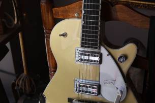 GRETSCH G6134T Limited Edition Penguin with Bigsby, Ebony Fingerboard, Casino Gold, HARDCASE, 4, 2 KG