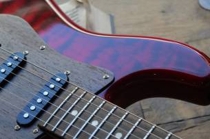 MAGNETO U-ONE Series | Sonnet Modern US-2300, See Thru Red Quilt, GIGBAG, 3, 63 KG